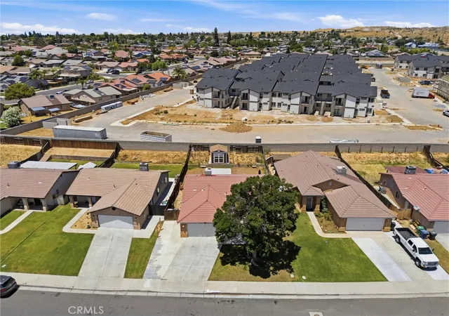 36th image of 128 W Pilot, Bakersfield, CA 93308 | MLS# PI26127667