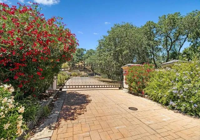 Photo 3 of Mansion for sale at 18600 Castle Ridge Dr, Morgan Hill, CA 95037 | MLS# ML82050644 | Listing updated on 2026-09-18