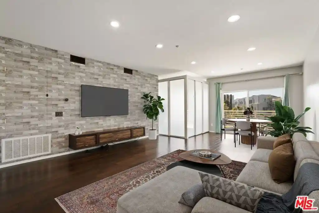 Listing Photo 2 - Condo for sale in 13126 Union Ave located at 13126 Union Ave, Hawthorne, CA 90250 - Unit #203