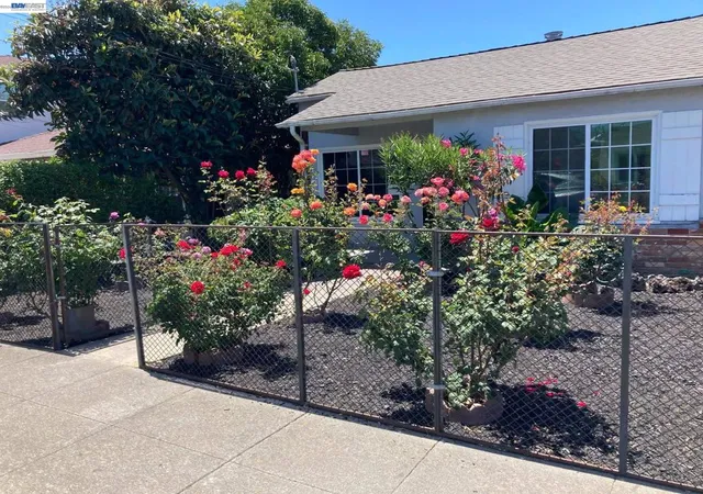 Photo 2 of Single family home for sale at 6631 Lucille St, Oakland, CA 94621 | MLS# 41137991 | Listing updated on 2026-09-22