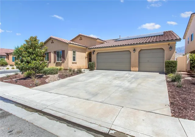 Photo 3 of Single family home for sale at 1612 Croton, Beaumont, CA 92223 | MLS# IV26126713 | Listing updated on 2026-09-30