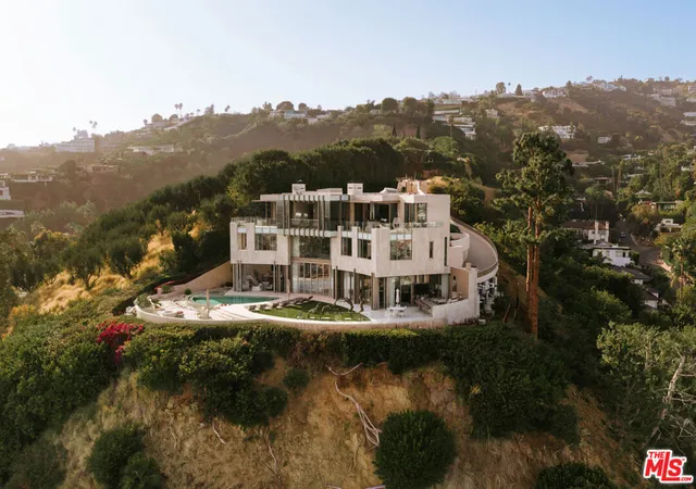 Homes for sale in West Hollywood, CA | 1302 Collingwood Pl, West Hollywood, CA 90069 | MLS# 26841103