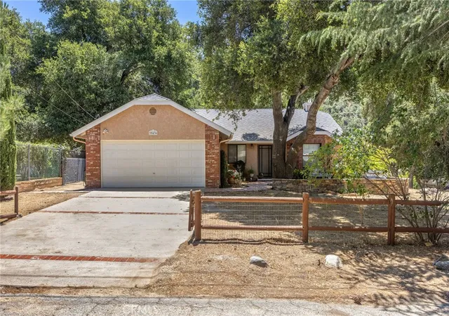 2nd image of 39436 Calle El Fuente, Green Valley, CA 91390 | MLS# SR26127831
