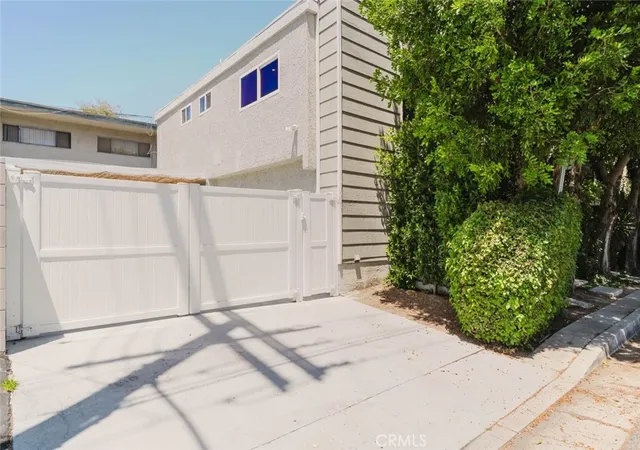1st image of 4405 Ventura Canyon Ave, Sherman Oaks, CA 91423 | MLS# SR26127093