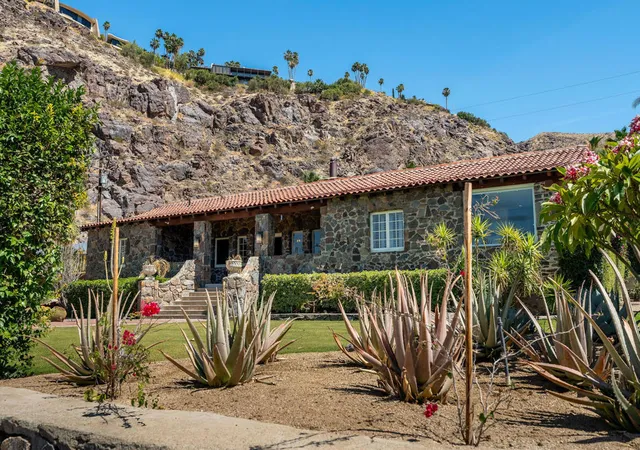 Photo 3 of Single family home for sale at 2350 S Araby Dr, Palm Springs, CA 92264 | MLS# 219149096DA | Listing updated on 2026-10-02