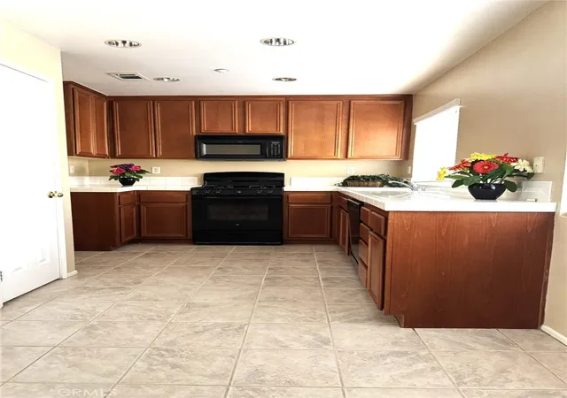 3rd image of 25840 Iris Ave #A, Moreno Valley, CA 92551 | MLS# IV26127853