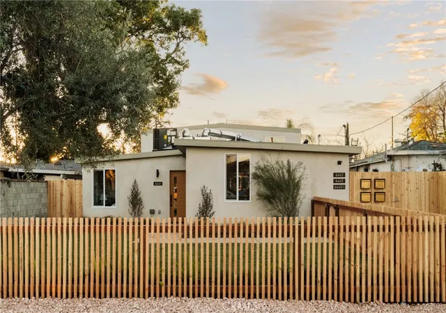 1st image of 6441 Satsuma Ave, North Hollywood, CA 91606 | MLS# DW26127331