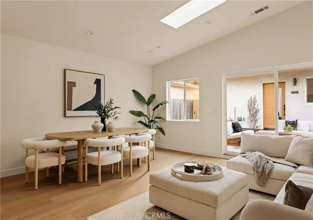 2nd image of 6441 Satsuma Ave, North Hollywood, CA 91606 | MLS# DW26127331