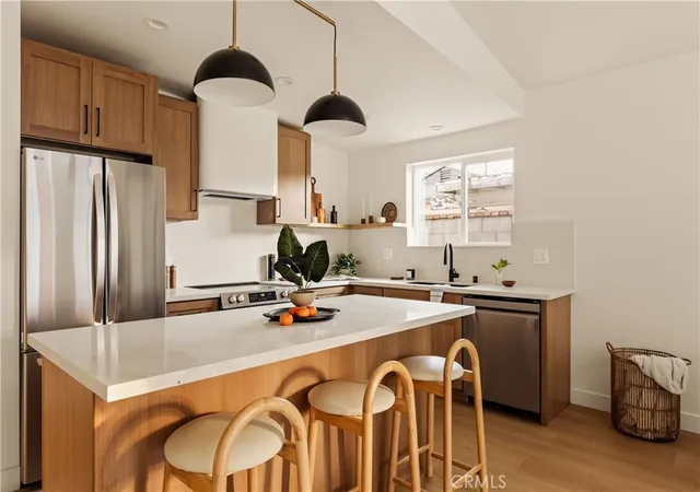 3rd image of 6441 Satsuma Ave, North Hollywood, CA 91606 | MLS# DW26127331