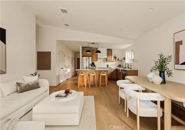 5th image of 6441 Satsuma Ave, North Hollywood, CA 91606 | MLS# DW26127331