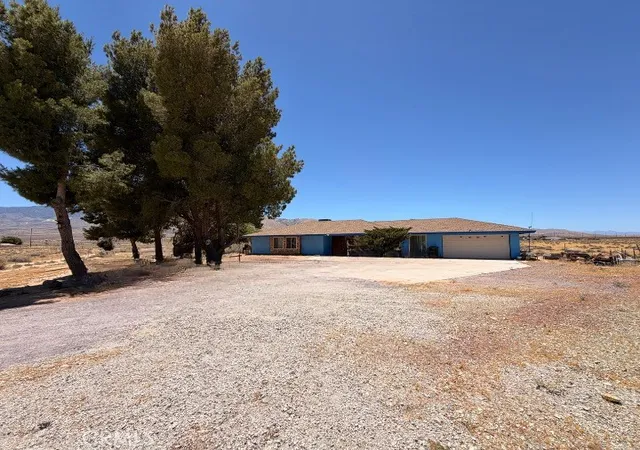 Photo 3 of Single family home for sale at 10646 Orchard, Lucerne Valley, CA 92356 | MLS# IG26127832 | Listing updated on 2026-06-12