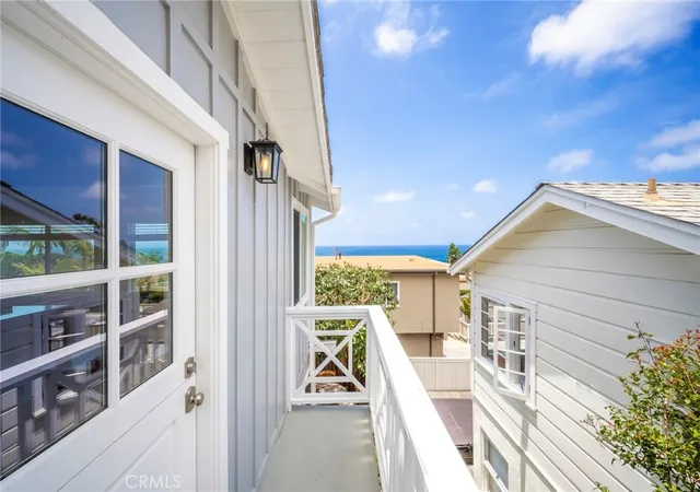 Listing Photo 5 - Condo for sale in building located at 2937 Terry Rd, Laguna Beach, CA 92651