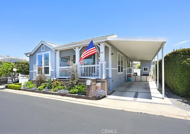 3rd image of 121 Estrella, Tustin, CA 92780 | MLS# OC26127881