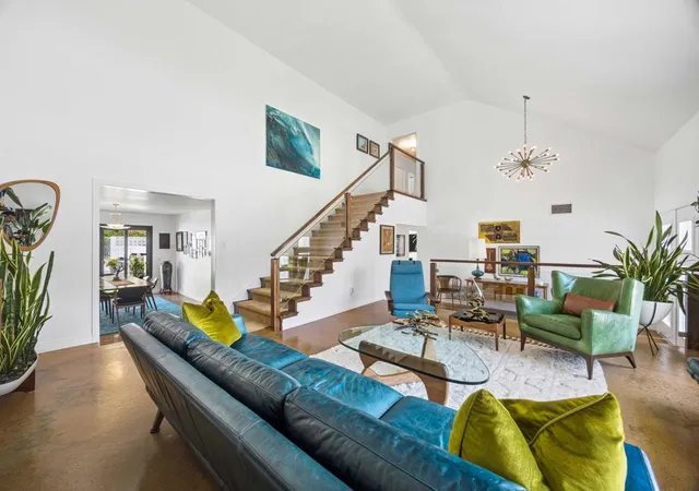 Photo 3 of Single family home for sale at 33581 Via De Agua, San Juan Capistrano, CA 92675 | MLS# 219149108DA | Listing updated on 2026-10-07