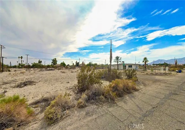 Homes for sale in Thermal, CA | 1319 Bering Blvd, Thermal, CA 92274 | MLS# ND26124815