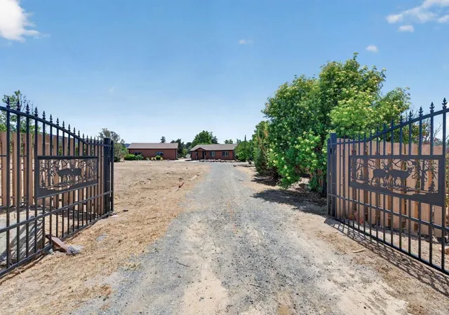 Homes for sale in Anza, CA | 38570 Bahrman Rd, Anza, CA 92539 | MLS# NDP2605631