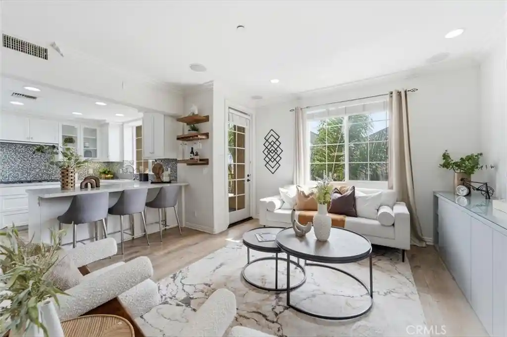 Listing Photo 2 - Condo for sale in 13173 Pacific Promenade located at 13173 Pacific Promenade, Los Angeles, CA 90094 - Unit #203
