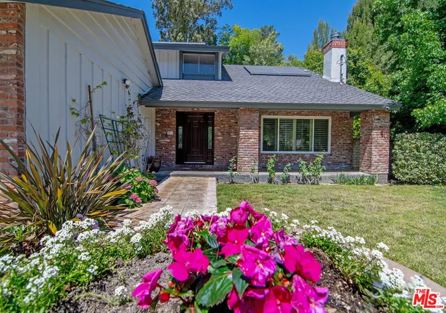 Photo 3 of Sale Pending at 3525 Eddingham Ave, Calabasas, CA 91302 | MLS# 26844875 | Listing updated on 2026-09-24