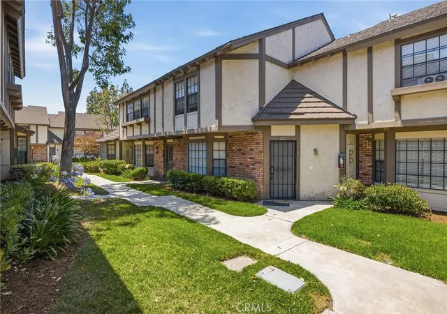 3rd image of 222 Kensington Ln, La Habra, CA 90631 | MLS# PW26127951
