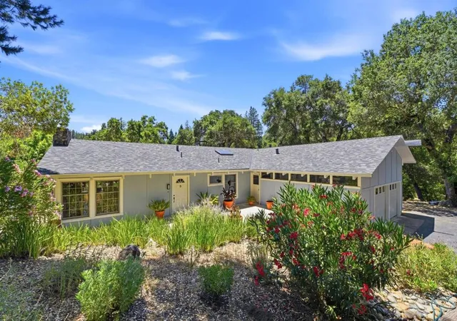 Homes for sale in Saratoga, CA | 13531 Old Oak Wy, Saratoga, CA 95070 | MLS# ML82050724
