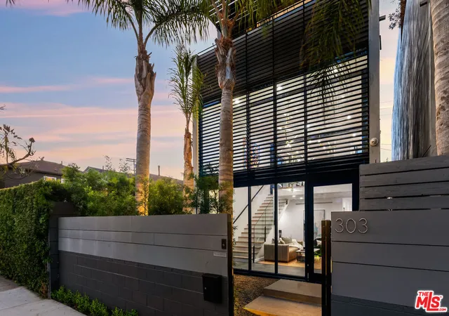 2nd image of 303 Venice Wy, Venice, CA 90291 | MLS# 26845753