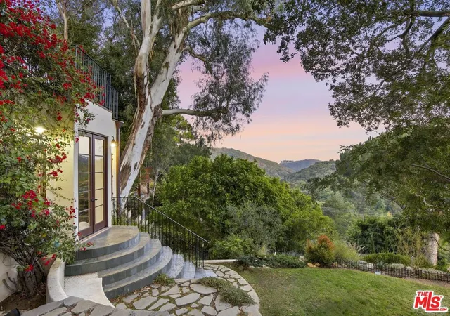 Photo 2 of Single family home for sale at 10037 Reevesbury Dr, Beverly Hills, CA 90210 | MLS# 26846563 | Listing updated on 2026-06-24