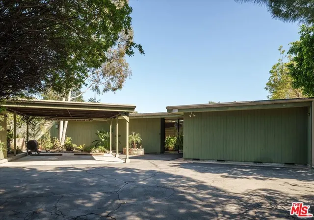 image of 2885 Edgewick Rd, Glendale, CA 91206 | MLS# 26846281