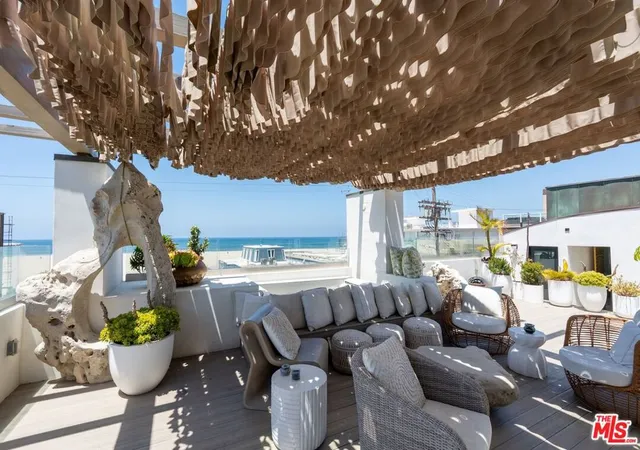 Photo 1 of Mansion for sale at 15 Reef St, Marina Del Rey, CA 90292 | MLS# 26843409 | Listing updated on 2026-10-09