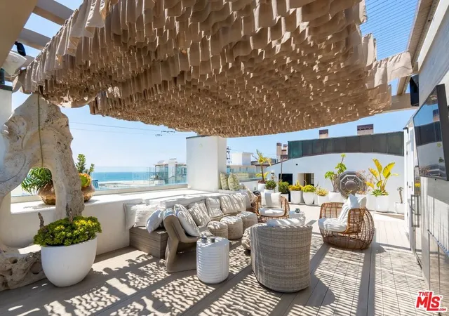 Photo 4 of Single family home for sale at 15 Reef St, Marina Del Rey, CA 90292 | MLS# 26843409 | Listing updated on 2026-10-09