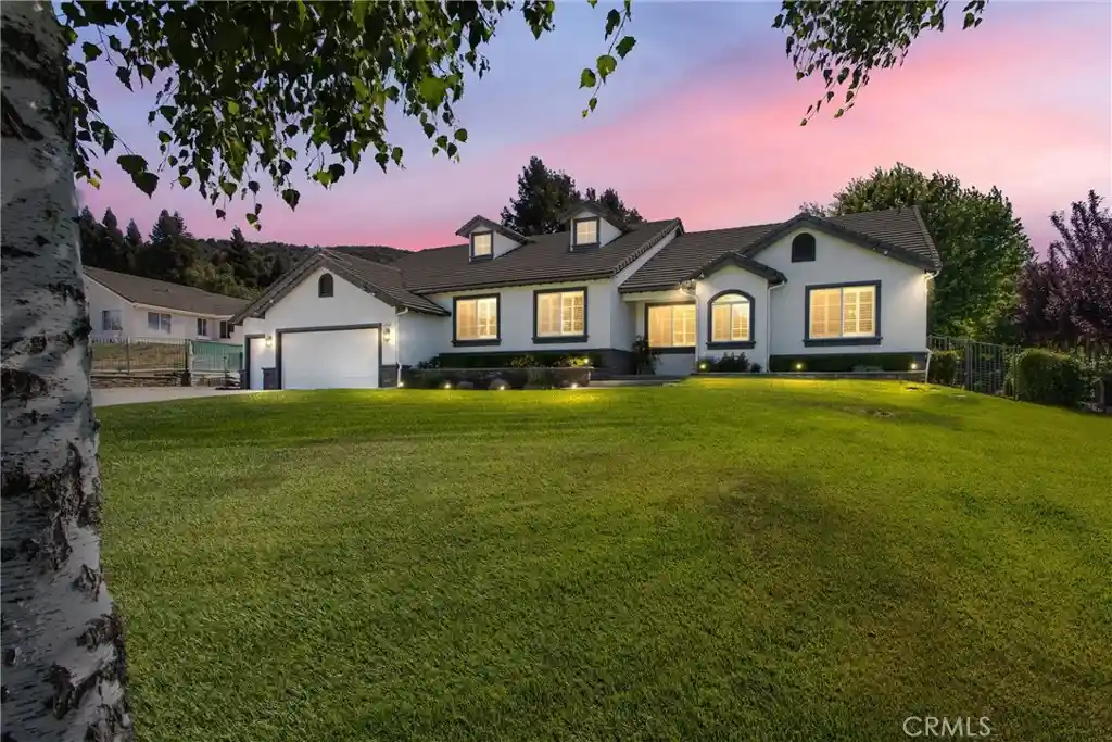Single family home for sale at 13747 Meadow View Ln, Yucaipa, CA 92399 | MLS# IG26128147