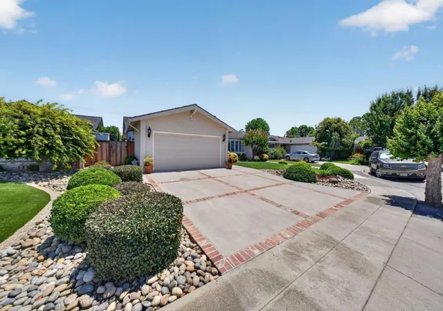 Photo 2 of Single family home for sale at 2362 Valencia Ct, San Jose, CA 95125 | MLS# ML82050745 | Listing updated on 2026-10-02