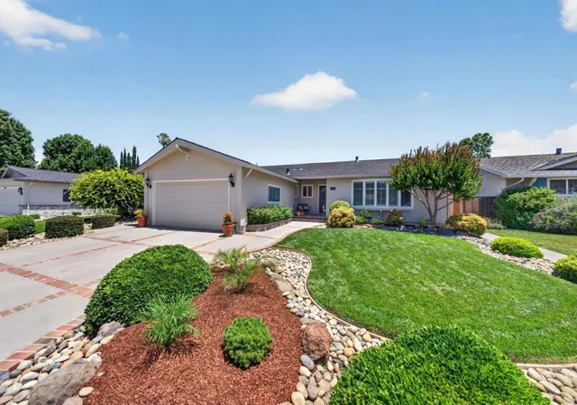 Photo 3 of Single family home for sale at 2362 Valencia Ct, San Jose, CA 95125 | MLS# ML82050745 | Listing updated on 2026-10-02