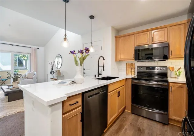 5th image of 5404 Balboa Arms Dr #469, San Diego, CA 92117 | MLS# NDP2605643