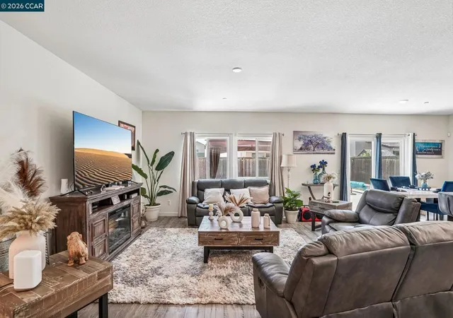 3rd image of 6828 Oakum Way, Stockton, CA 95219 | MLS# 41138077