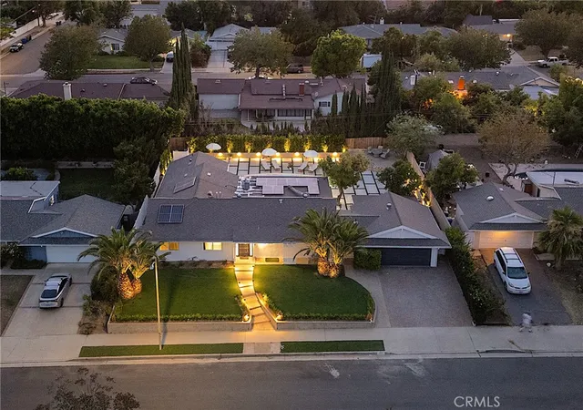 Photo 4 of Single family home for sale at 10111 Oso Ave, Chatsworth, CA 91311 | MLS# DW26102495 | Listing updated on 2026-09-11