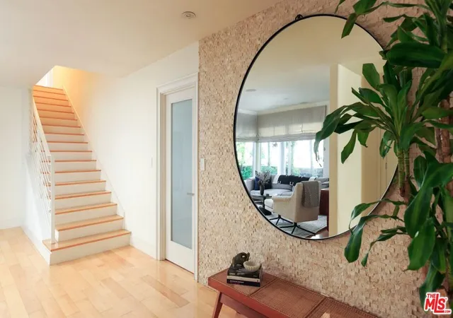 Photo 4 of Sale Pending at 507 N Lucerne Blvd, Los Angeles, CA 90004 | MLS# 26846013 | Listing updated on 2026-10-04