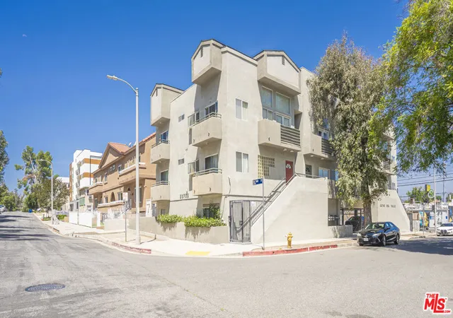2nd image of 22705 Del Valle St, Woodland Hills, CA 91364 | MLS# 26845805