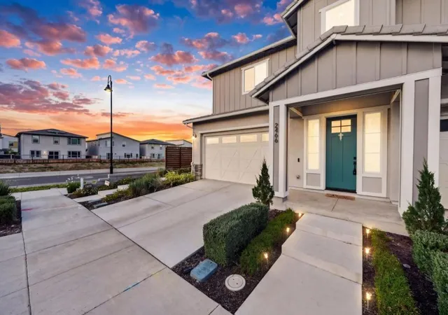 Homes for sale in Fairfield, CA | 2466 Shore Vis, Fairfield, CA 94533