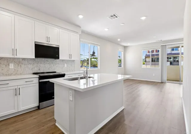 4th image of 571 Toledo Wy Pacifica Dr #164, Oceanside, CA 92057 | MLS# PTP2604519