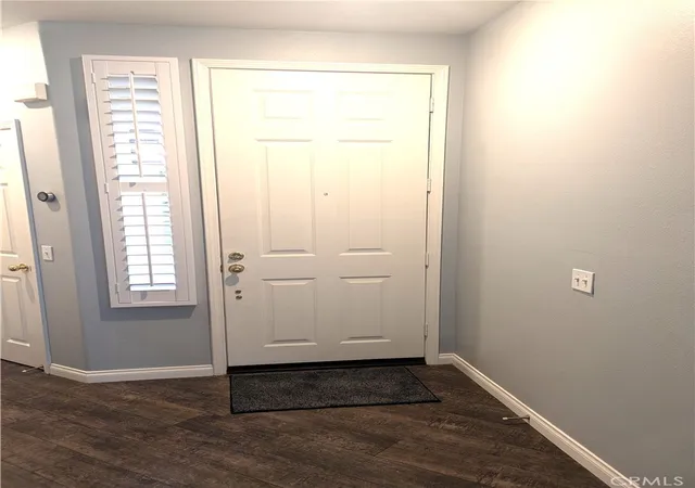 Photo 3 of Townhouse for sale at 550 Lorabel Way #C, Simi Valley, CA 93065 | MLS# SR26128225 | Listing updated on 2026-09-22