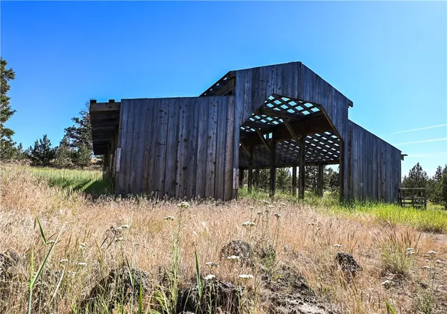 3rd image of 0 Amethyst Ave, Montague, CA 96064 | MLS# SN26121386