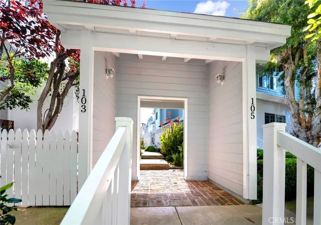 1st image of 105 N Broadway #E, Redondo Beach, CA 90277 | MLS# SB26128194