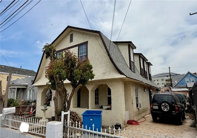 2nd image of 3914 Wisconsin Pl, Los Angeles, CA 90037 | MLS# DW26128343