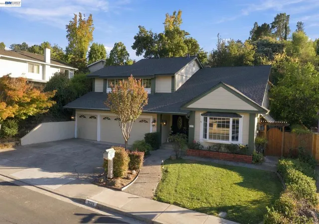 Photo 2 of Single family home for sale at 2229 Stewart Ave, Walnut Creek, CA 94596 | MLS# 41138101 | Listing updated on 2026-10-08