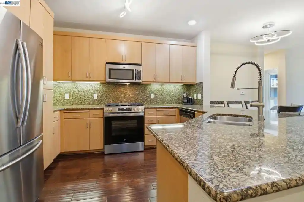 Listing Photo 2 - Condo for sale in 5501 De Marcus Blvd located at 5501 De Marcus Blvd, Dublin, CA 94568 - Unit 5501 De Marcus Blvd