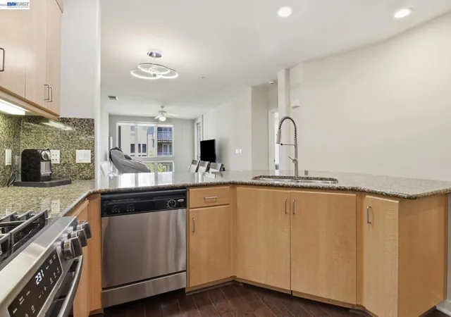 Listing Photo 5 - Condo for sale in building located at 5501 De Marcus Blvd, Dublin, CA 94568