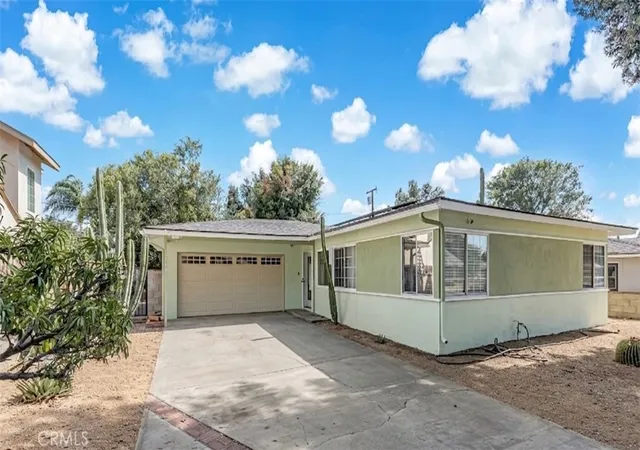 Photo 2 of Single family home for sale at 3440 Mono Dr, Riverside, CA 92506 | MLS# IV26128376 | Listing updated on 2026-09-04