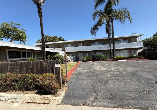 Photo 2 of Sale Pending at 1651 E South, Long Beach, CA 90805 | MLS# PW26128325 | Listing updated on 2026-09-26