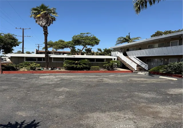 Listing Photo 4 - Condo for sale in building located at 1651 E S, Long Beach, CA 90805