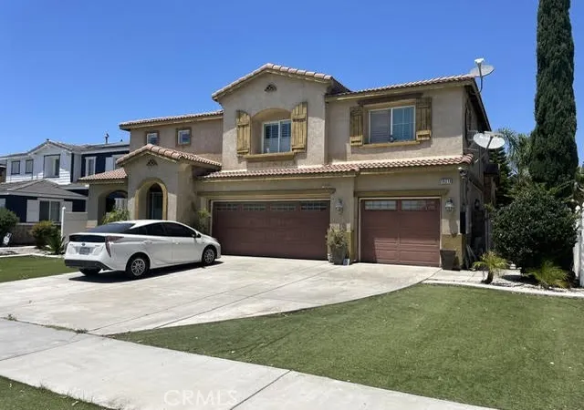 Photo 2 of Single family home for sale at 18218 Laguna Pl, Fontana, CA 92336 | MLS# DW26128382 | Listing updated on 2026-10-04